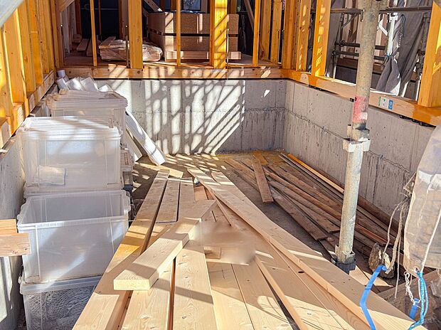 【駐車場】ゆったりとした駐車スペースを確保。大きめのお車でもOK。