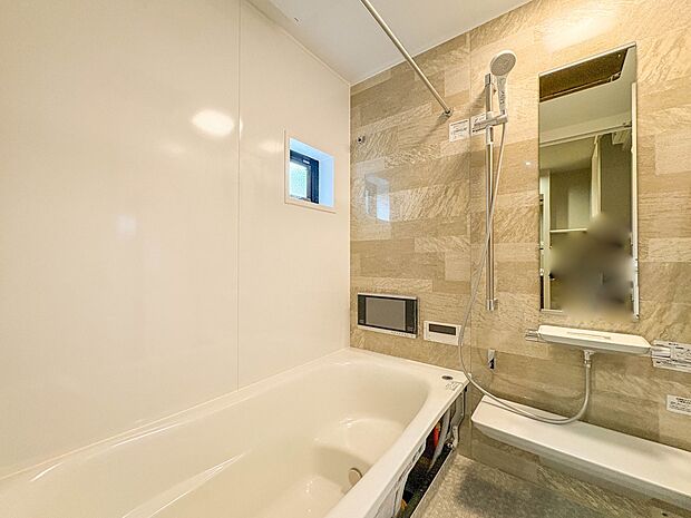 1号棟【浴室】一日の疲れを癒してくれるお風呂空間。使いやすさと上質な質感を両立して、単なる習慣から特別な時間に変わるはず。