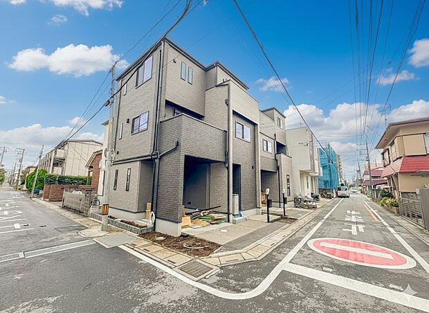 1号棟【前面道路5m】車の通行が少ないので、静かな住環境を維持することができます。