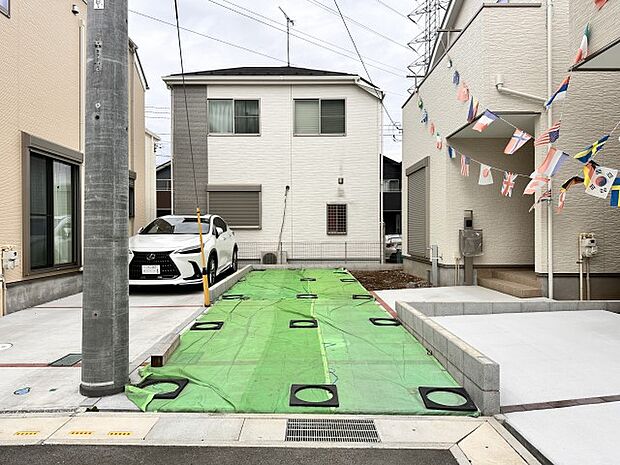 【D号棟 駐車場】駐車2台可(縦列