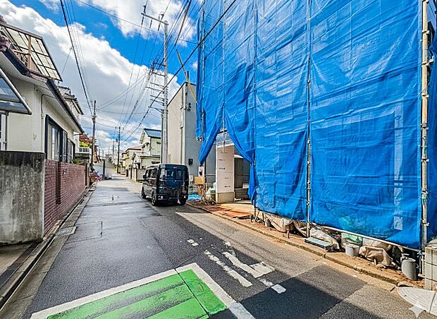 【前面道路4.55m】車の通行が少ないので、静かな住環境を維持することができます。