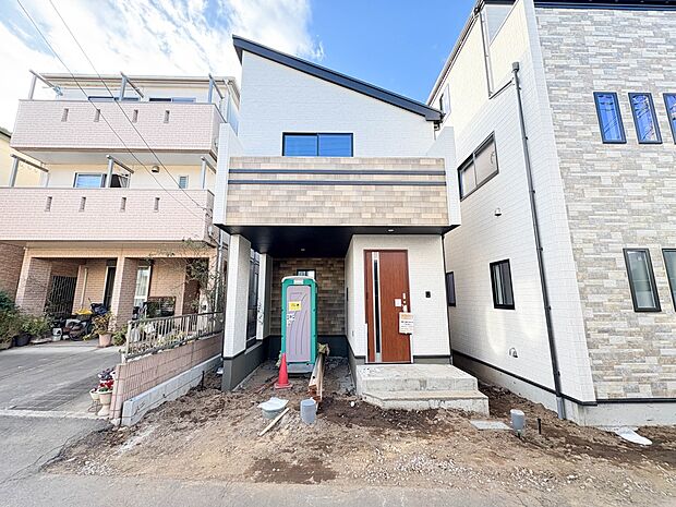 【外観】こちらの物件に少しでもご興味がありましたら、お気軽にお電話下さい。ネット上で「見えない物」「わからない事」でも、実際にご見学いただくことで、手に取るようにおわかりいただけるはずです。…