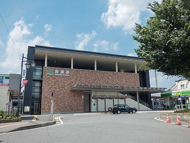 駅 900m JR川越線「指扇」駅(昭和15年開業のJR東日本の川越線の駅です。駅舎が改築され、従来の南口に加え、北口が新設されました。周辺には花の丘農林公苑をはじめ、ドラッグストアなどの商…