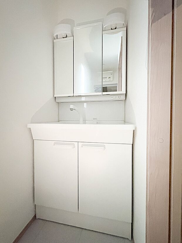 【洗面台】収納スペースを設けた洗面スペース