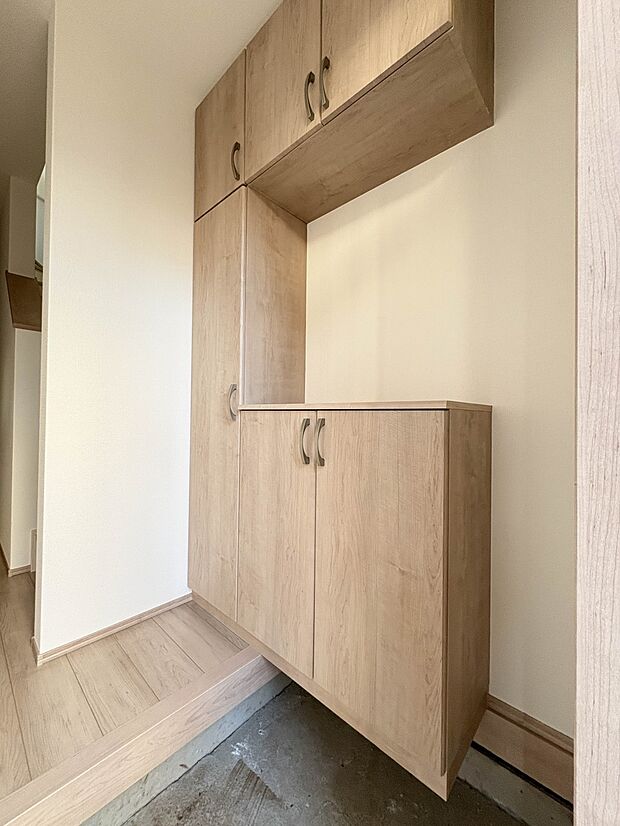 【シューズクローゼット】広々としたシューズクローゼットを設けました。