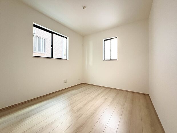 【洋室】リモートワークとしてもお使いいただけるスペースです。