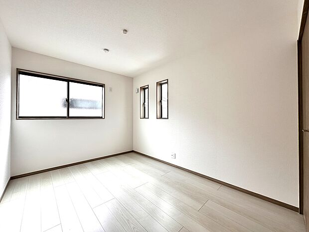 【C号棟 洋室 6帖】2階全室6帖以上（主寝室8帖）全室クローゼット収納完備