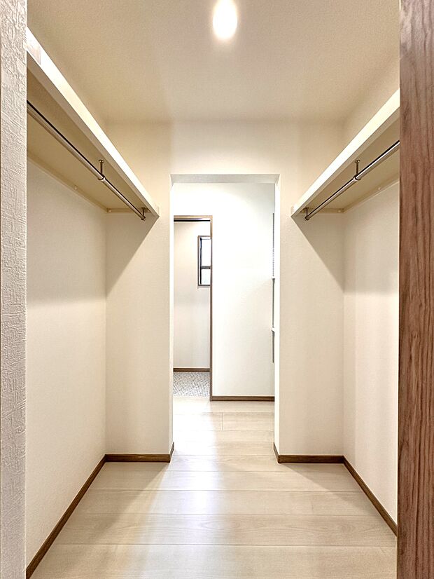 【C号棟ファミリークローク】玄関と洗面室へ2ドア設計・大容量のクローク収納