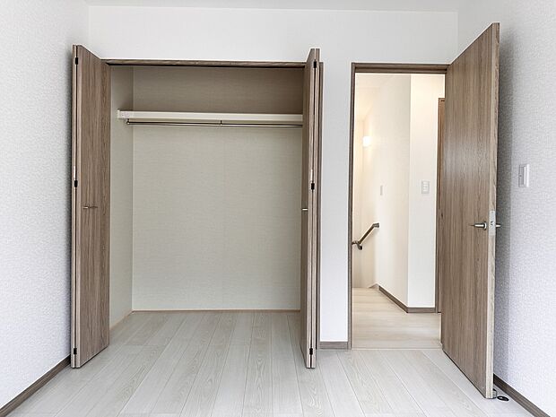 【C号棟 クローゼット】全室クローゼット収納完備