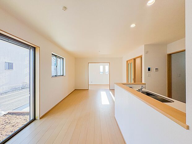 【LDK16帖+洋室5帖】整然とした空間演出、快適な理想の暮らしの実現は家のみの拘りではなく、そこで暮らす方々にとって素敵な環境であることも挙げられると思います。四季折々の変化が奏でる鼓動を…