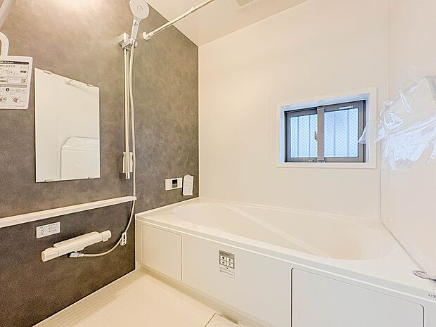 【浴室】一日の疲れを癒してくれるお風呂空間。使いやすさと上質な質感を両立して、単なる習慣から特別な時間に変わるはず。