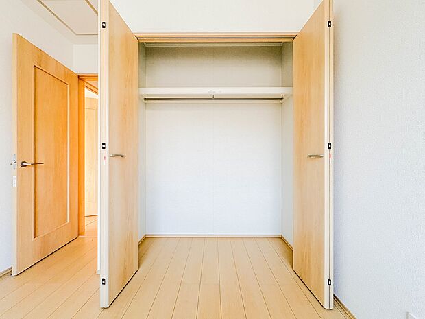 【収納】各部屋を最大限に広く使って頂ける様、全居住スペースに収納付。プライベートルームはゆったりと快適に。