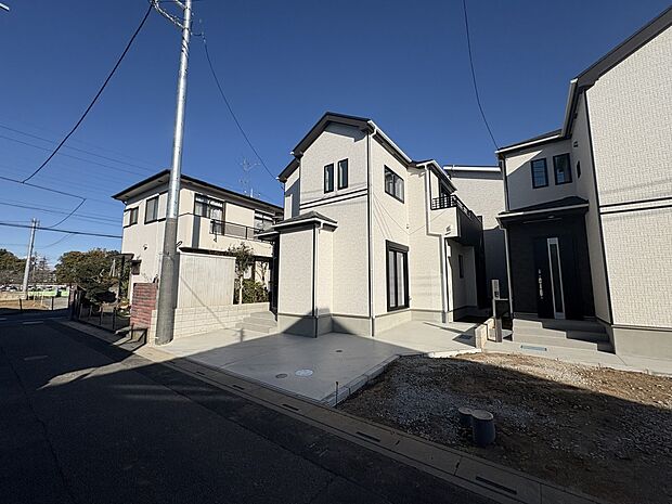 【外観】家族の温かさと陽光の暖かさ、楽しい毎日と明るい未来を予感させる「空間が織り成すひとつ先の住み心地」を演出します。