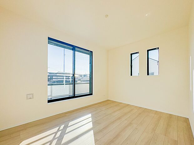 【洋室6帖】充実した生活は伸びやかな居室空間から始まります。快適に・伸びやかに。心の潤いを求める方々へ。