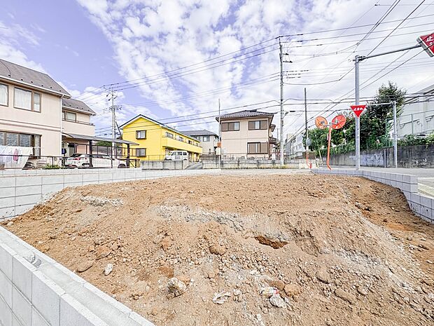3号棟【外観】陽当りや通風性など各所に施された工夫で住みやすさを実現。部屋の大きさや周辺環境・街並など、資料には掲載していない情報が現地にはたくさんございます。是非ご確認下さい。