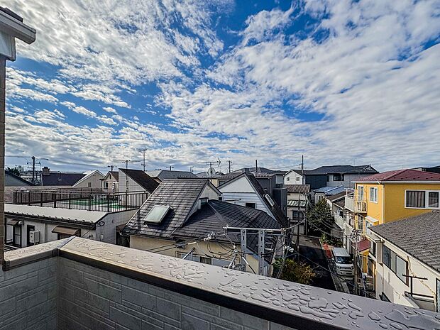 【眺望】眺望や窓からの景色が良いと、家で過ごす時間も快適です。