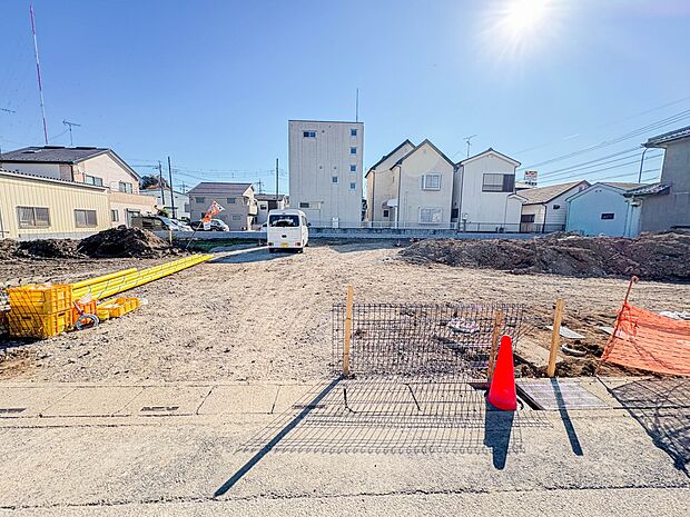 【外観】家は一生のお買物。自分ならではの家族ならではの、家にしたい。書斎を設ける。子どものプレイングルームを設ける。趣味のオーディオルームを設置する。夢を追うオンリーワンの家です。