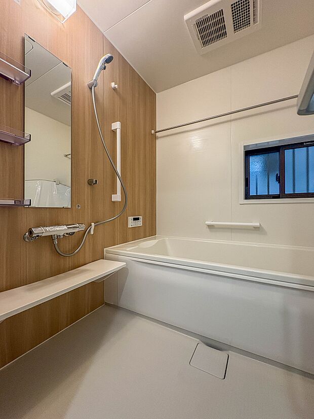 【浴室】一日の疲れを癒してくれるお風呂空間。使いやすさと上質な質感を両立して、単なる習慣から特別な時間に変わるはず。