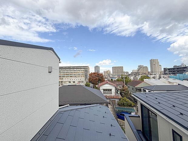 2号棟【眺望】眺望や窓からの景色が良いと、家で過ごす時間も快適です。