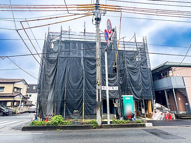 【駐車場】ビルトインガレージなら「野ざらし、雨ざらし、吹きさらし」になりません。汚れやいたみは減り、車の掃除もラクになります。