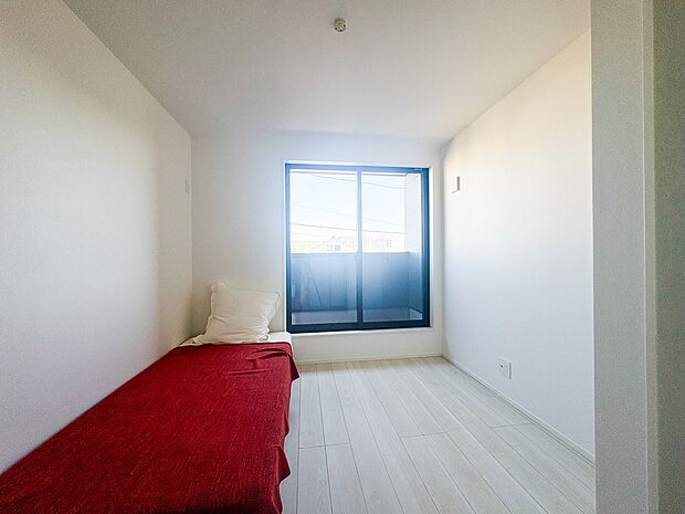 【Room-洋室-】一日の疲れをいやしてくれる主寝室。時を忘れて過ごす場所として過ごせるお部屋。