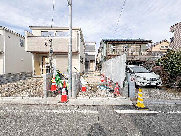 1号棟【前面道路6ｍ】車の通行が少ないので、静かな住環境を維持することができます。