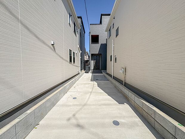 3号棟【前面道路6ｍ】車の通行が少ないので、静かな住環境を維持することができます。