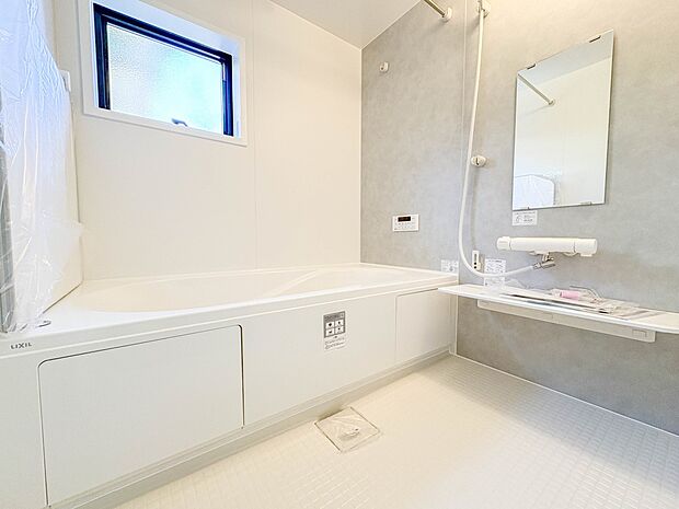 5号棟【浴室】一日の疲れを癒してくれるお風呂空間。使いやすさと上質な質感を両立して、単なる習慣から特別な時間に変わるはず。