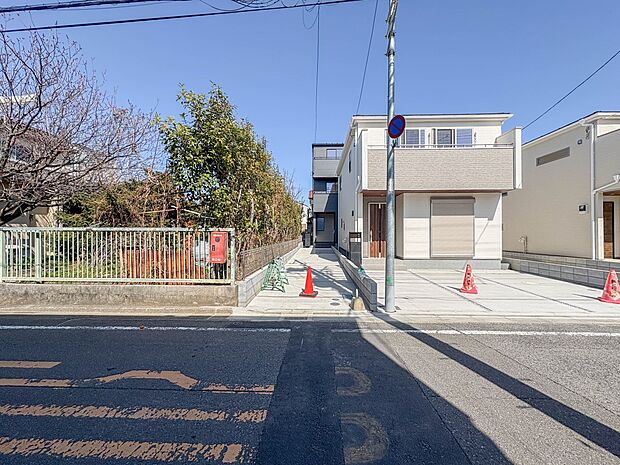 5号棟【外観】こちらの物件が少しでも気になるようでしたら、お気軽にお問合せください。人生でいちばん大きなお買い物ですので、ゆっくりご見学ください。ネット上の画像と実際の見学では、リアル感がま…