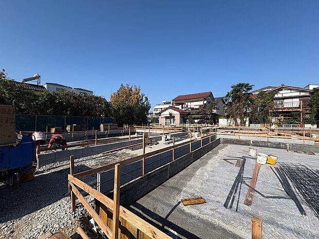 5号棟【外観】陽当りや通風性など各所に施された工夫で住みやすさを実現。部屋の大きさや周辺環境・街並など、資料には掲載していない情報が現地にはたくさんございます。是非ご確認下さい。