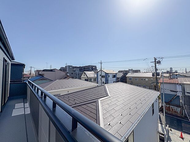 5号棟【眺望】少し優雅に、眺望の良い部屋で新生活をしてみませんか?眺望や窓からの景色が良いと、家で過ごす時間も快適です。