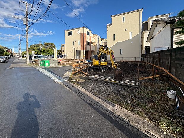 【外観】家族の温かさと陽光の暖かさ、楽しい毎日と明るい未来を予感させる「空間が織り成すひとつ先の住み心地」を演出します。