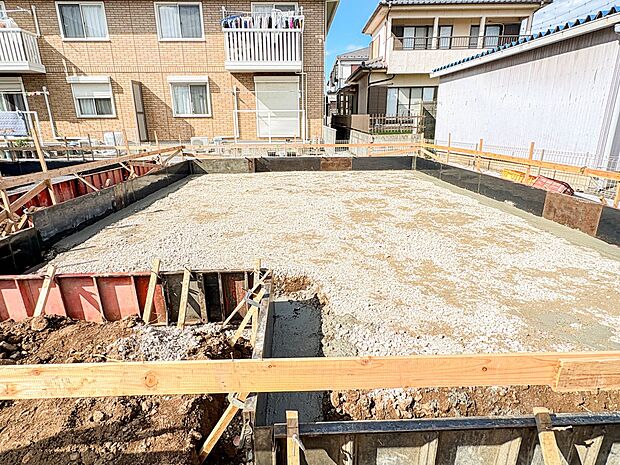 【外観】車の通行が少ないので、静かな住環境を維持することができます。