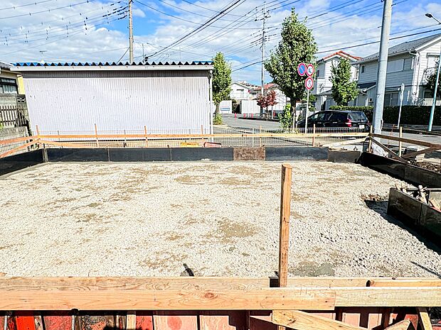 【外観】家族の温かさと陽光の暖かさ、楽しい毎日と明るい未来を予感させる「空間が織り成すひとつ先の住み心地」を演出します。