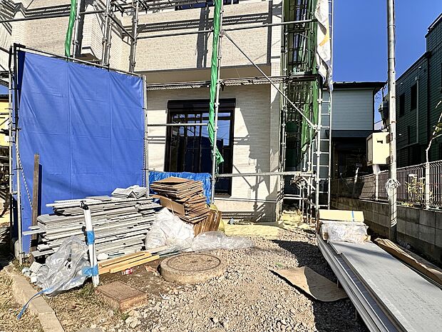 【駐車場】日々の暮らしにマイカーが必要。そんな方は物件の購入条件に駐車場は必須です。通勤に、家族のお迎えに、お買物に、おでかけに、クルマライフを楽しみたい方に。