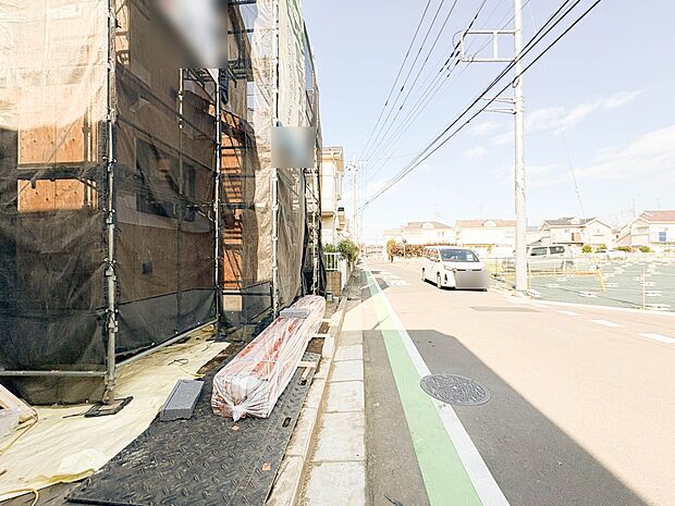 車の通行が少ないので、静かな住環境を維持することができます。