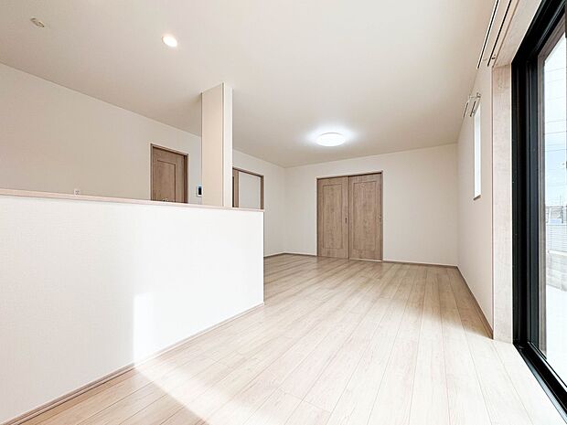 【ダイニングキッチン】料理をしながら、後片付けをしながら二人で会話を楽しみたい空間。