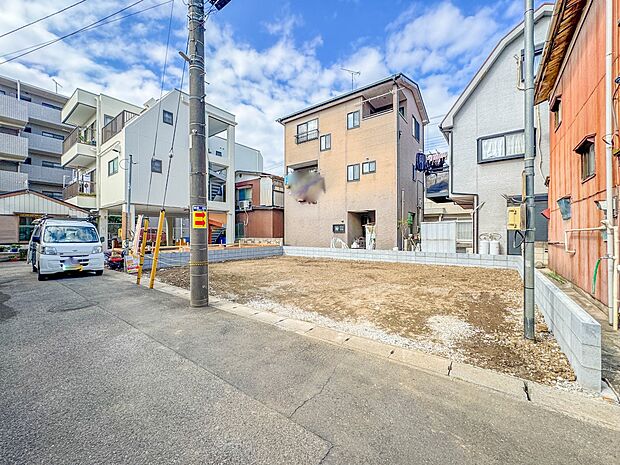 【外観】家は一生のお買物。自分ならではの家族ならではの、家にしたい。書斎を設ける。子どものプレイングルームを設ける。趣味のオーディオルームを設置する。夢を追うオンリーワンの家です。