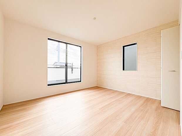 【寝室　7帖】シンプルな内装はおしゃれのポイントです。シンプルは華美より飽きがこないからです。色や模様でおしゃれ感をだす。それがシンプルイズビューティーです。