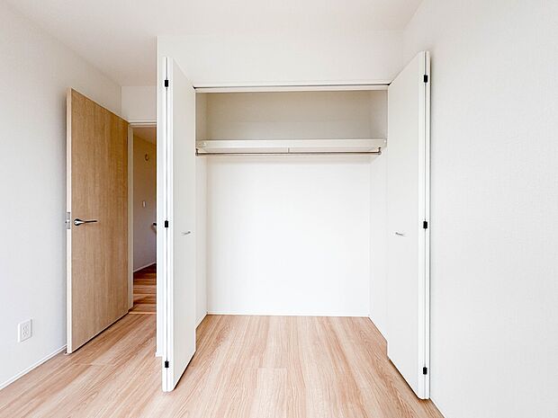 【収納】各部屋を最大限に広く使って頂ける様、全居住スペースに収納付。プライベートルームはゆったりと快適に。