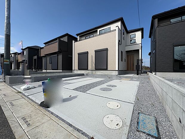 【駐車場】毎日の生活にマイカーが必須という方は、購入を検討する際、駐車場があることは大事な条件です。毎日の通勤や家族の送迎、買い物やお出かけなどクルマのある暮らしを満喫したい方は要チェック。…