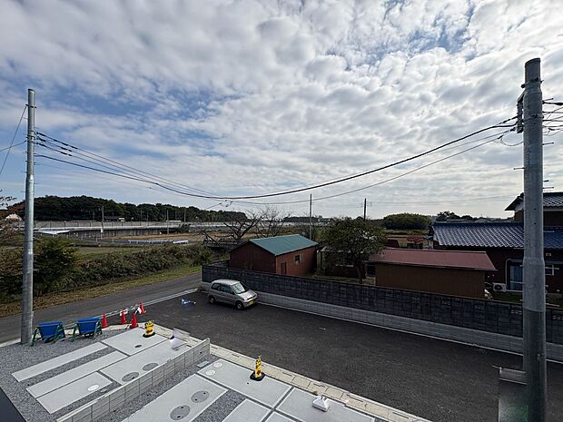 【眺望】眺望や窓からの景色が良いと、家で過ごす時間も快適です。