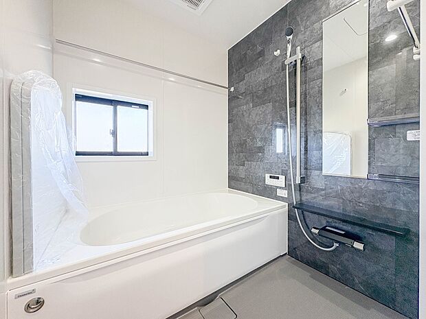 【浴室】一日の疲れを癒してくれるお風呂空間。使いやすさと上質な質感を両立して、単なる習慣から特別な時間に変わるはず。