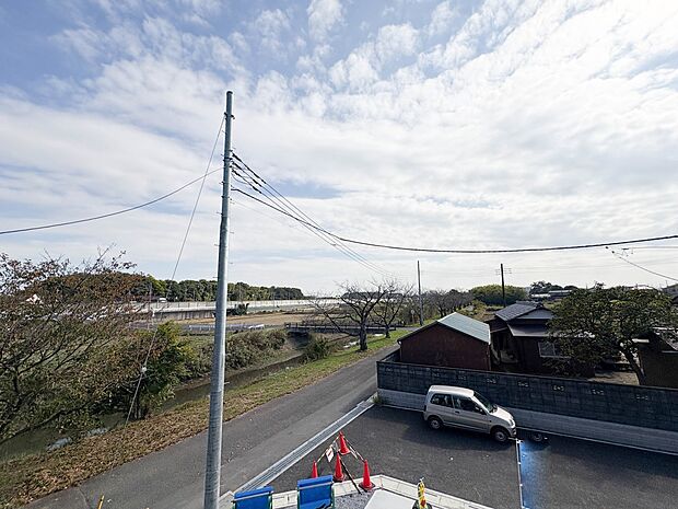 【眺望】眺望や窓からの景色が良いと、家で過ごす時間も快適です。