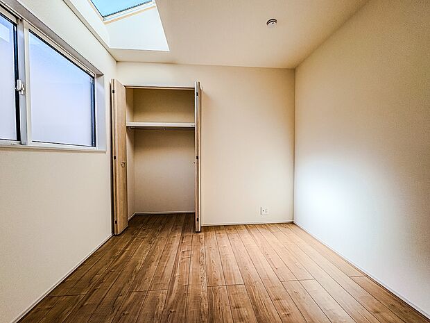 【収納】各部屋を最大限に広く使って頂ける様、全居住スペースに収納付。プライベートルームはゆったりと快適に。