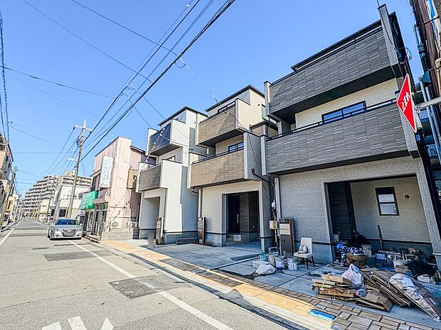 【ひとつ先の住み心地】家族の温かさと陽光の暖かさ、楽しい毎日と明るい未来を予感させる「空間が織り成すひとつ先の住み心地」を演出します。