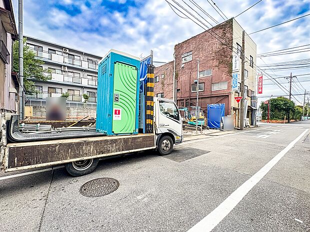 【前面道路】車の通行が少ないので、静かな住環境を維持することができます。