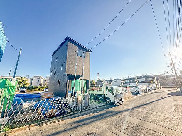 1号棟【前面道路8.4ｍ】車の通行が少ないので、静かな住環境を維持することができます。