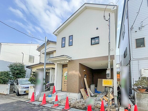 【外観】家族の温かさと陽光の暖かさ、楽しい毎日と明るい未来を予感させる「空間が織り成すひとつ先の住み心地」を演出します。