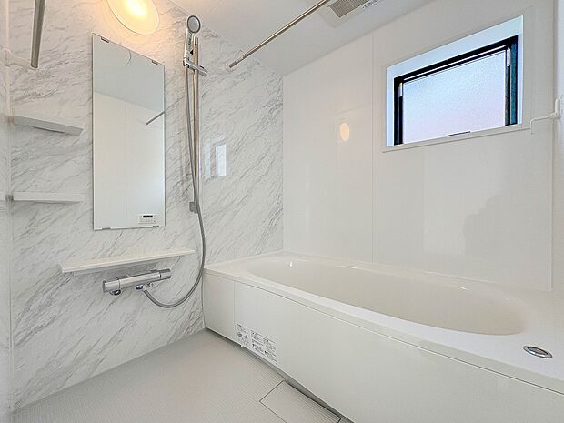 1号棟【浴室】一日の疲れを癒してくれるお風呂空間。使いやすさと上質な質感を両立して、単なる習慣から特別な時間に変わるはず。